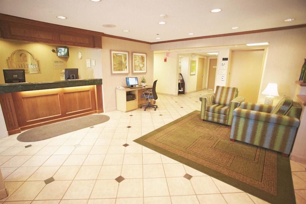 La Quinta Inn By Wyndham Milwaukee Airport / Oak Creek Exterior foto
